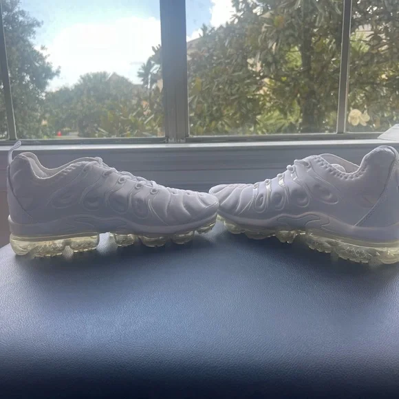 Nike Air Vapormax Plus Off White Mens sz 9.5 Womens sz 11.5